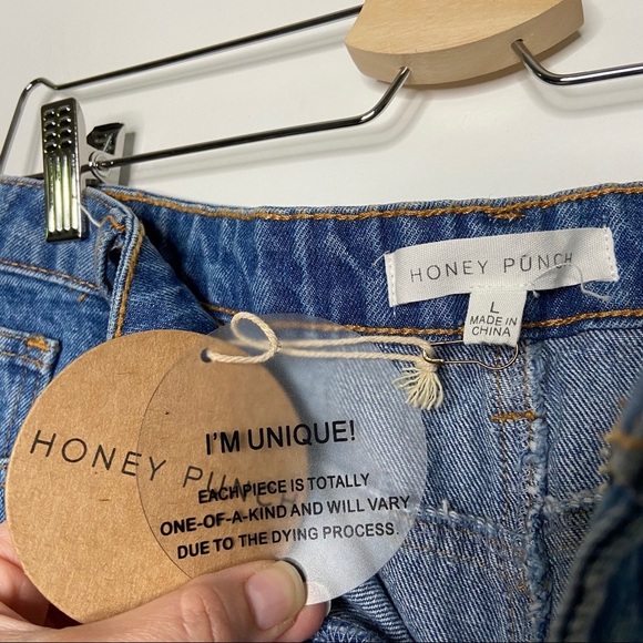 NWT Honey Punch High Waisted Denim Cut Off Shorts - Picture 5 of 10